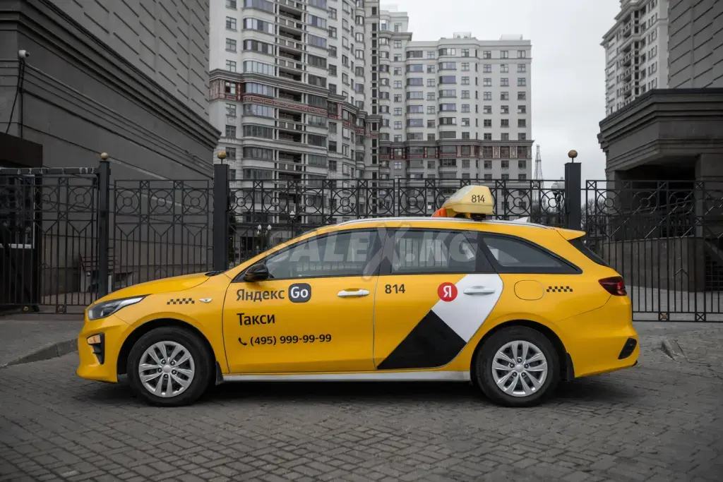 Требуются водители в службу такси